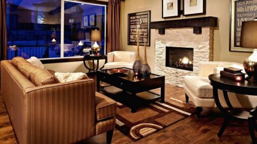 Какие обои подойдут к темной мебели. Рекомендации по выбору