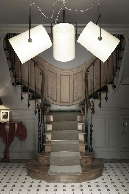 Великолепное старинное поместье с изящными интерьерами во Франции 01