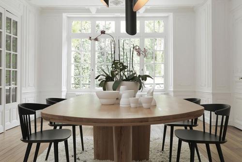 Великолепное старинное поместье с изящными интерьерами во Франции 05