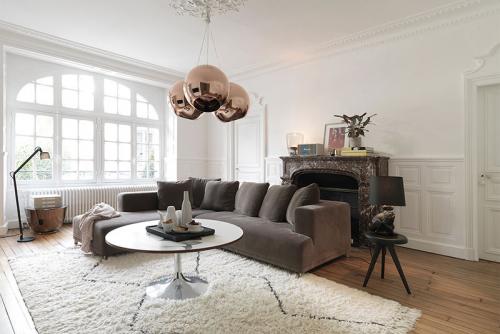 Великолепное старинное поместье с изящными интерьерами во Франции 02