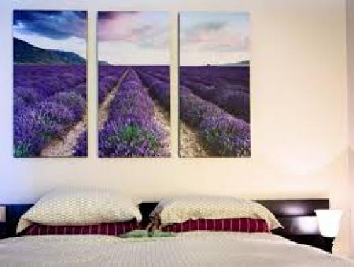 Как правильно вешать картины в квартире. Как развесить картины в квартире: основные правила 10 Как правильно вешать картины в квартире. Как развесить картины в квартире: основные правила 10