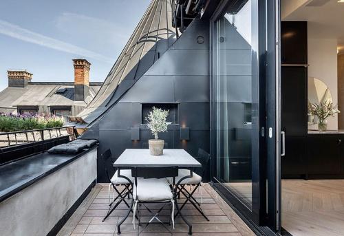 Просторный минималистичный лофт в Стокгольме (160 кв. м) 04