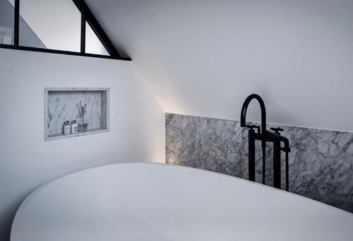 Просторный минималистичный лофт в Стокгольме (160 кв. м) 27