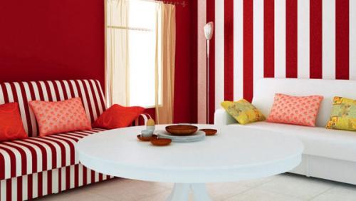 Обои с крупным рисунком в интерьере гостиной. Выбор основного цвета и рисунка