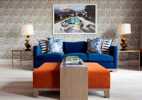 Обои с крупным рисунком в интерьере гостиной. Выбор основного цвета и рисунка