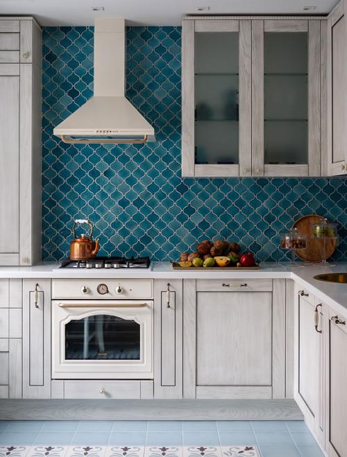 Бело-голубая квартира с восточными нотками в Москве (80 кв. м) 06