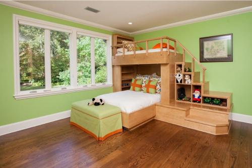 Необычные варианты многоярусных кроватей 05