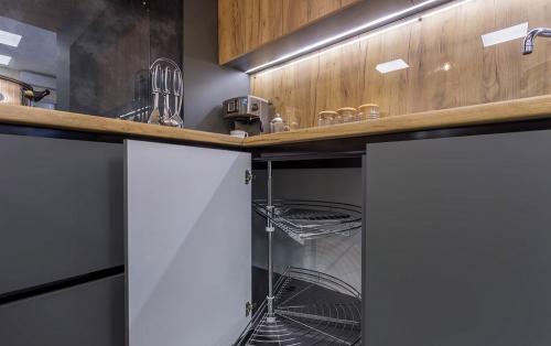 Как хранить на кухне посуду. Выбираем мебель: помощники в поддержании порядка