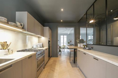 Квартира в Париже: современный интерьер, интересные детали и французский стиль (155 кв. м) 09