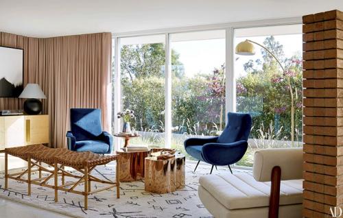 Светлый современный дом актрисы Мэнди Мур в Калифорнии 02