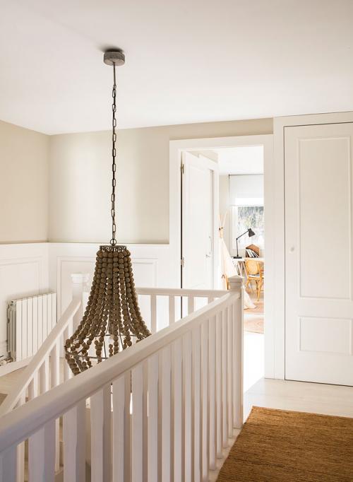 Белый, зеленый, соломенный: интерьер дома в Испании, который дарит умиротворение и радость 09