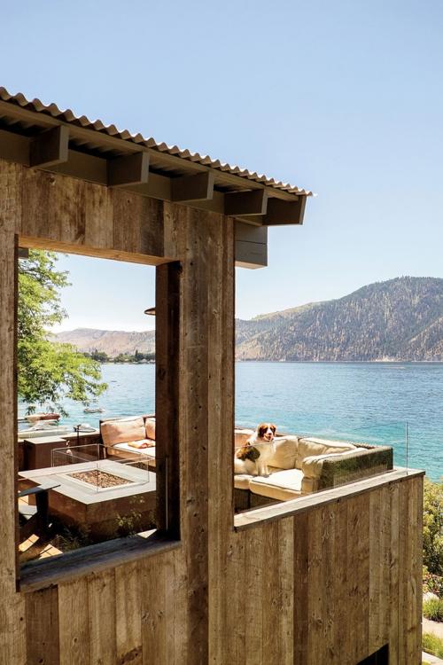 Необычный дом для большой семьи у озера в США 08