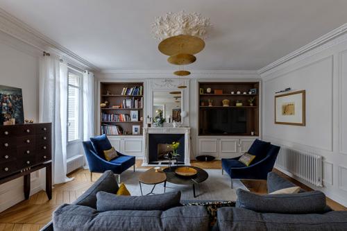 Квартира в Париже с интересными цветовыми сочетаниями и любопытным декором 03