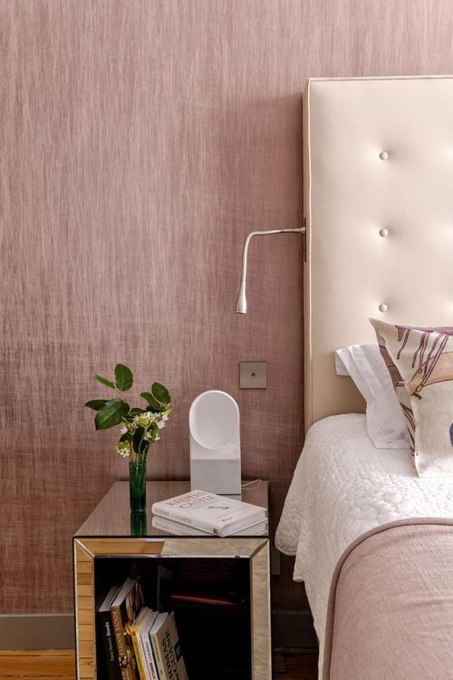 Квартира в Париже с интересными цветовыми сочетаниями и любопытным декором 08