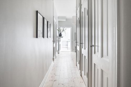 Элегантный белый интерьер в Гетеборге 20