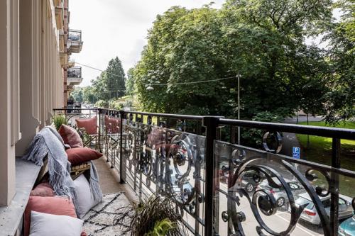 Элегантный белый интерьер в Гетеборге 15