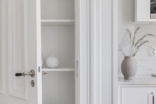 Элегантный белый интерьер в Гетеборге 05