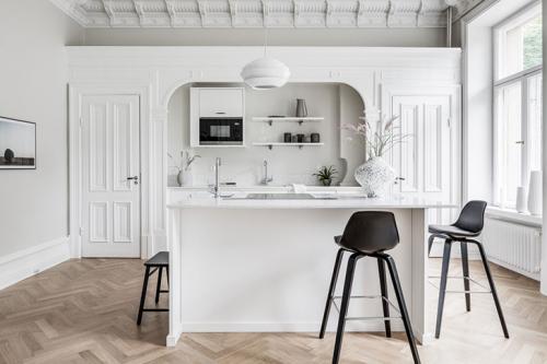 Элегантный белый интерьер в Гетеборге 01