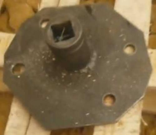 Закручивание винтовых свай дрелью