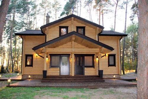 Из чего строить деревянный дом. Деревянный дом своими руками: проектный план, выбор материалов, фундамент, особенности возведения стен, устройство крыши. 90 фото готовых деревянных домов