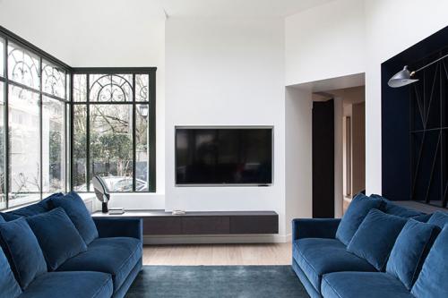 Минимализм и четкие линии: красивый и сдержанный интерьер дома во Франции 13