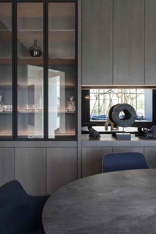 Минимализм и четкие линии: красивый и сдержанный интерьер дома во Франции 10