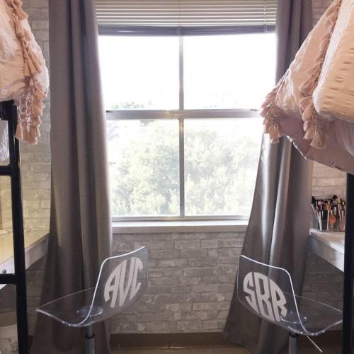 Дизайн комнаты в общежитии для студентов. Две студентки превратили комнату в общежитии в невероятно уютную спальню