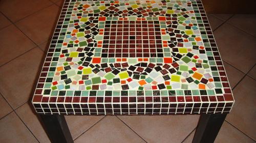 Как использовать керамическую плитку б у. Необычное и полезное применение остатков кафельной плитки на даче