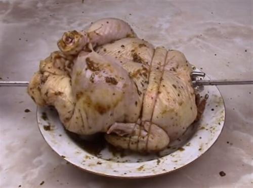 Курочка с хрустящей корочкой. Готовим курицу гриль на вертеле с медом 02