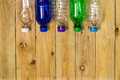 Шезлонг из пластиковых бутылок. Дачная мебель из пластиковых бутылок: антикризисный дизайн