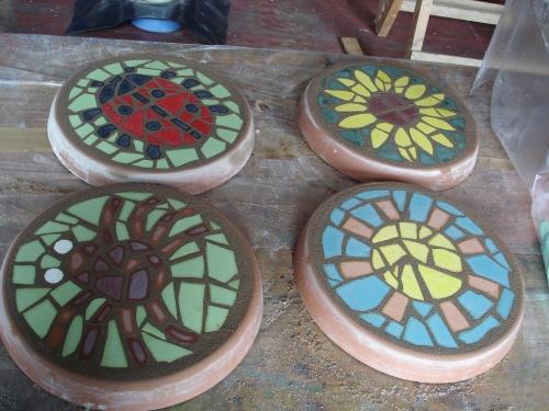 Что можно сделать из остатков плитки. Что можно сделать из битой керамической плитки для дизайна? 16