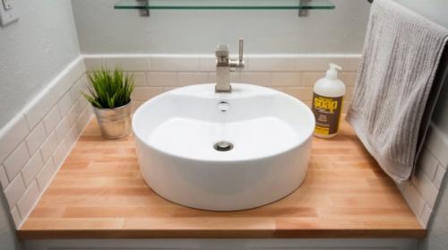 Столешница из плитки в ванную своими руками. Выбираем столешницу под раковину для ванной комнаты