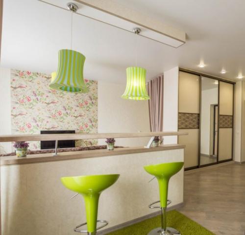 Небольшая барная стойка дома. Преимущества установки барной стойки на кухне 14