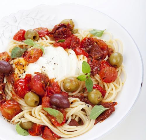 Паста овощная в томатном соусе. Спагетти с овощами в томатном соусе