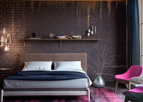 Кирпичики в интерьере. Отделка стен кирпичом в спальне