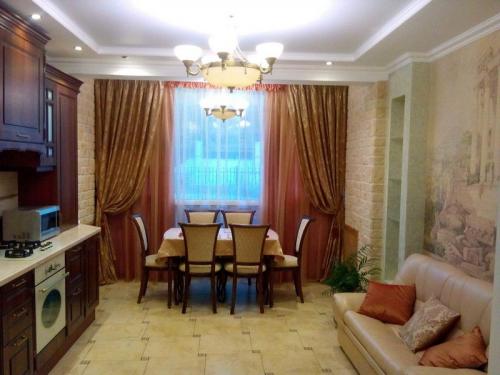 Как украсить маленькую кухню. Как обустроить красивый дизайн кухни-гостиной