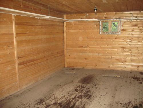 Какой лучше пол в гараже. Деревянный пол в гараже