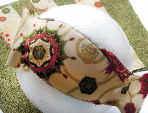 Шар новогодний из лент. Мастер-класс «Новогодние шары из лент» 42 Шар новогодний из лент. Мастер-класс «Новогодние шары из лент» 42