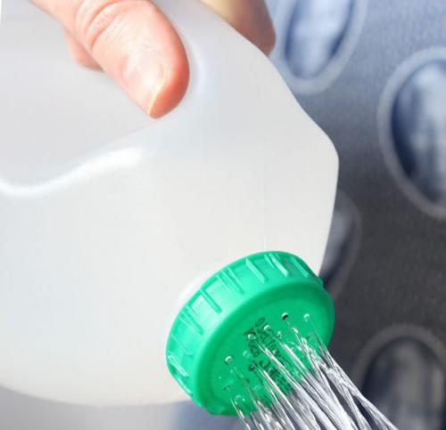 Что можно сделать из пластиковых канистр. 5 интересных идей использования старых канистр и пластиковых бутылок на дачном участке