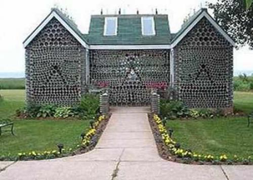 Стены из бутылок