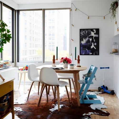 Рабочий стол в интерьере гостиной. Стол в гостиную – популярные виды и основные материалы используемые в современном дизайне (85 фото)