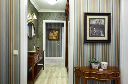 Маленькая прихожая в хрущевке. Выбор цвета обоев для маленькой и узкой прихожей