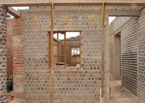 Стены из бутылок