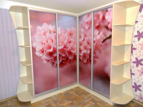 Шкаф в гостиной угловой. Отдельно стоящие (не встроенные) шкафы 15 Шкаф в гостиной угловой. Отдельно стоящие (не встроенные) шкафы 15