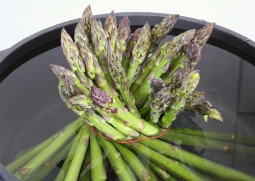 Как приготовить замороженную спаржу. Как вкусно пожарить спаржу - классический рецепт