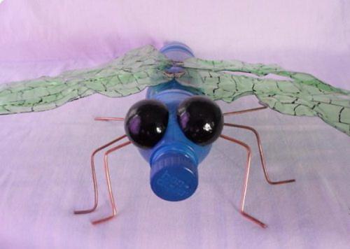 Стрекоза из пластиковых бутылок. Вариан. Садовая фигурка