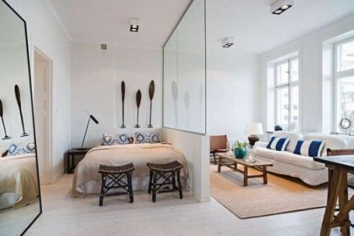 Как разделить квадратную комнату на две. Виды перегородок