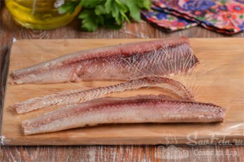 Разделка селедки. Как разделать селедку на филе