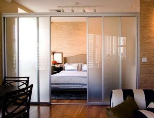 Как разделить квадратную комнату на две. Виды перегородок