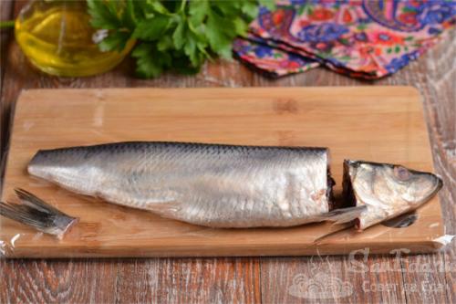 Разделка селедки. Как разделать селедку на филе